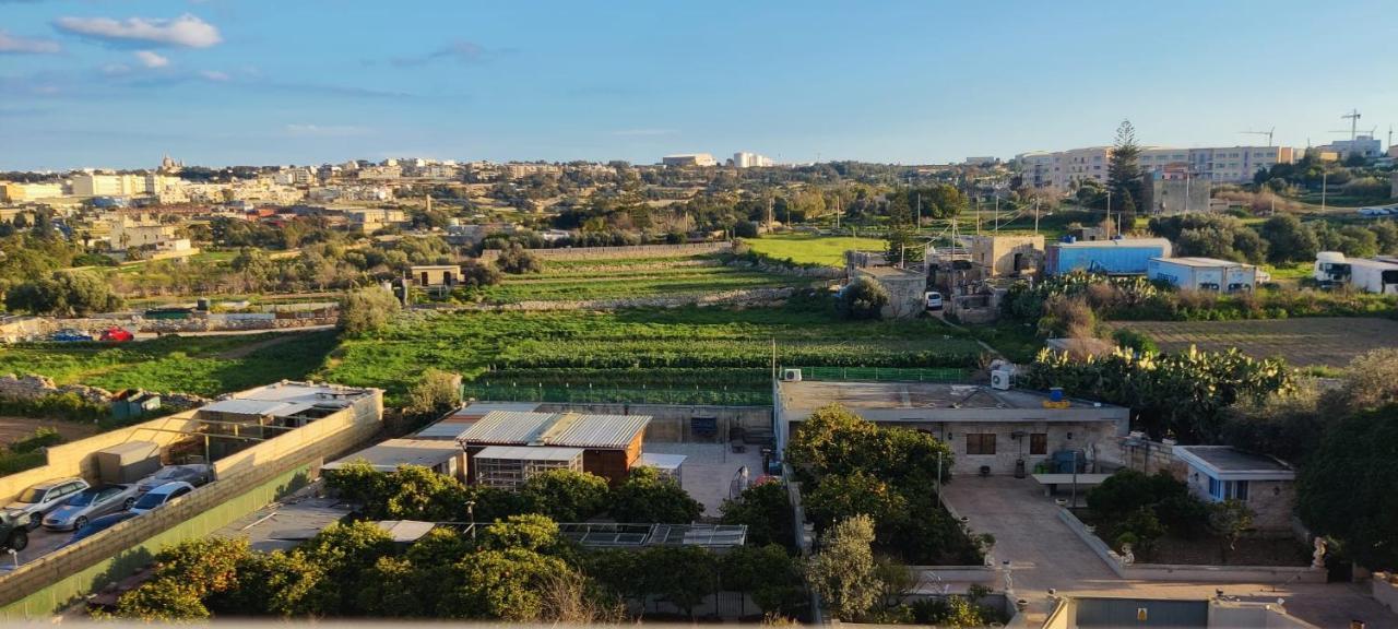Blu-M Central Qormi Exterior photo