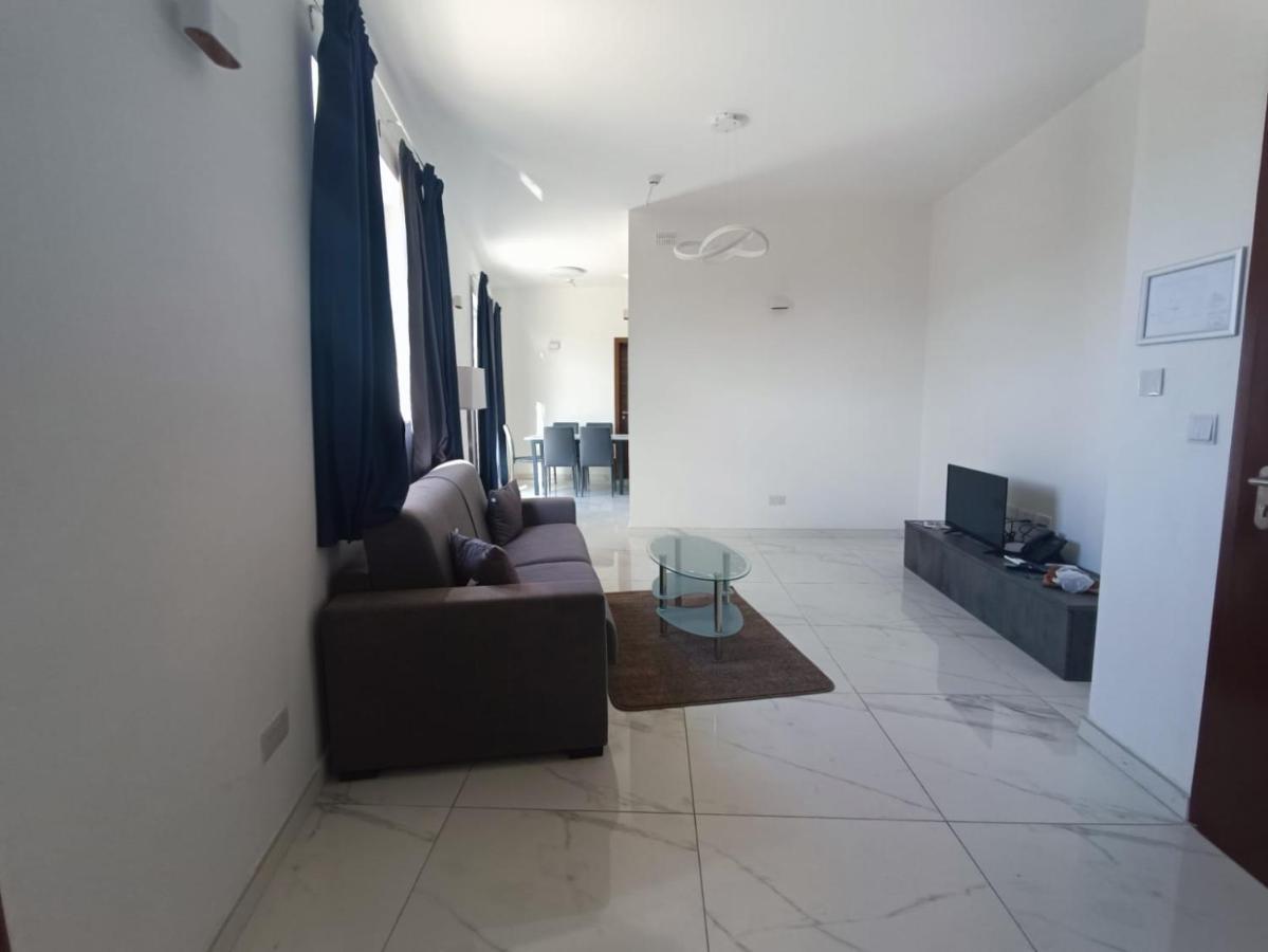 Blu-M Central Qormi Exterior photo